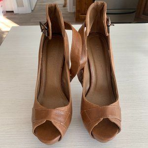 Liliana Brown Peep Toe Heels NEVER WORN OUTSIDE Size 7